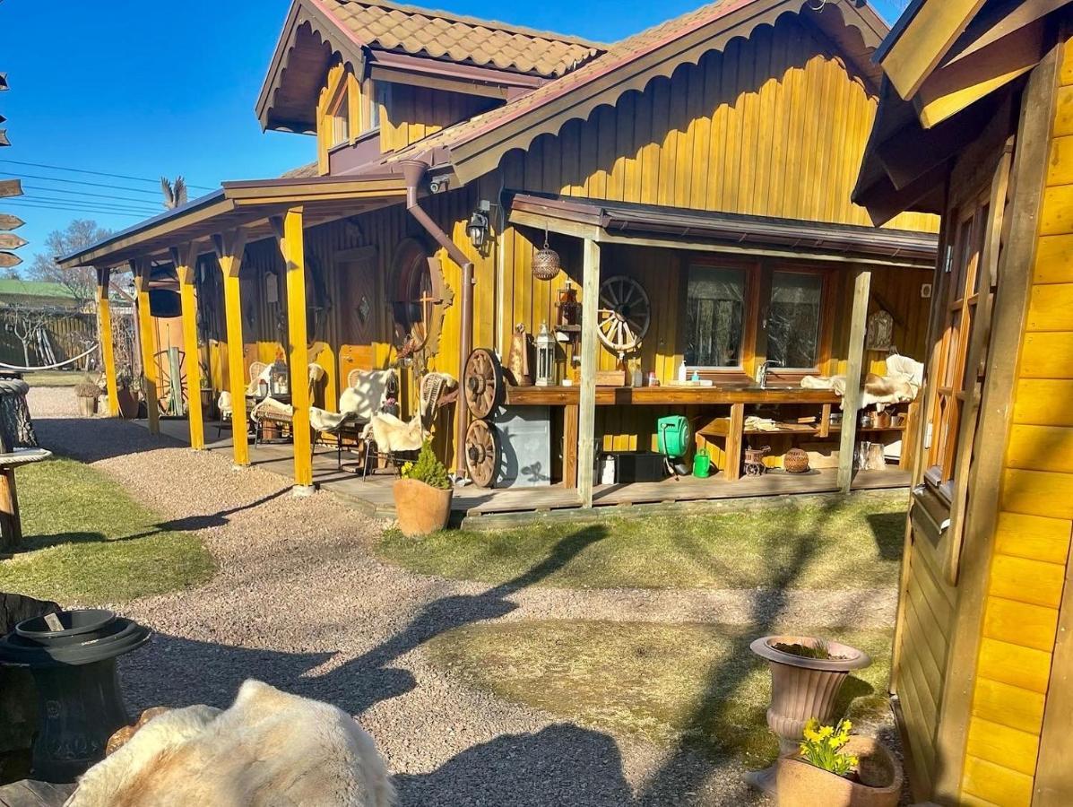 Baeverli Hills Lidköping Buitenkant foto